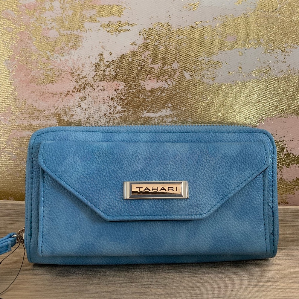 TAHARI wallet